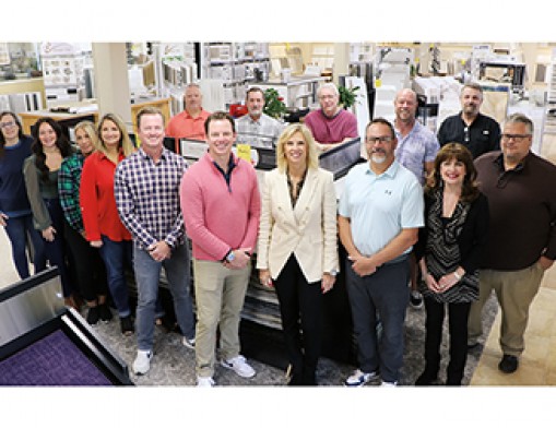 (Front Row L to R) Grigsby’s team: Shana Howard, Amanda Payne, Wanda Castillo, Rebecca Landrum, David Stover, Jeff Stover, Penny Carnino, Richard Trimm, Teri Ford, Mike Cargile.  (Back Row L to R) Daniel Brooks , Ron Stimmer, Randy Mount, Todd Crain, Pete Barnes. Photo courtesy of Libby First In House Advertising.