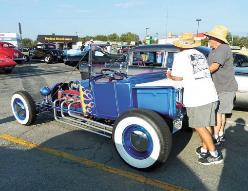 The Route 66 Cruisers Car & Motorcycle Show will begin with a cruise-in at Ne-Mar Center on 
Friday, September 24 starting at 4 p.m., where vintage, modified and antique cars will be on display for public viewing before the cruise to the Totem Pole Park in Foyil begins at 6 p.m.