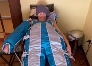 Like a spacesuit, the Pressotherapy provides lymphatic drainage, with many health benefits.