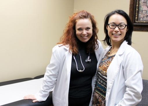 Dr. Melita Tate (L) and Nurse Practitioner Kyndol Ray (R) want to welcome you to the Grassroots Healthcare family.