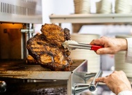 Doe’s Eat Place is renowned for its quality steaks, cooked to order. Doe’s has a selection of Porterhouse, Ribeye, T-Bone, and other steaks, as well as a selection of chicken, seafood and other items on its menu.