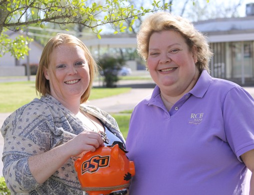 Jennifer Hagar (left) and Janice Tullis set their savings on auto-pilot.