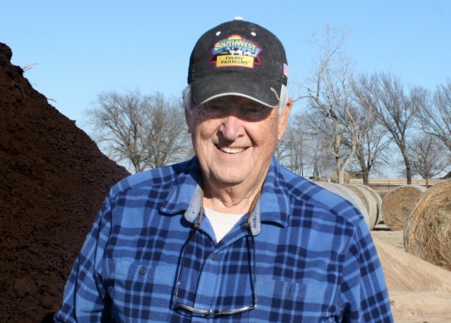 Don Hansen serves as mentor for Soil Smart Partners, a startup company offering specialty soils for individuals and contractors.