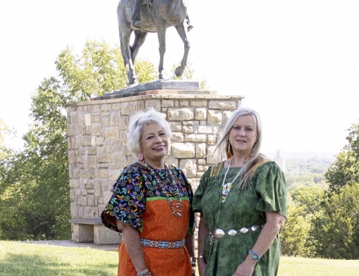 Celeste Tillery and Linda Coleman, The Indian Women’s
Pocahontas Club. Photograph by Jill Solomon Wise.