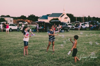 Lots of fun things to do while waiting for the fireworks to start.