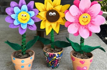 Make a Friendly Felt Flower during Second Saturday Art. Photo courtesy of Arts@302.