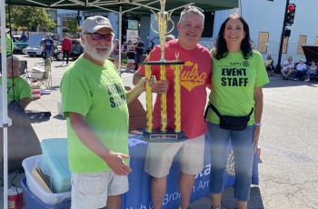 "Best in Show" trophy winner, Kent Coleman, with Stan Evetts, entries manager and Lisa Engel, Cool Grilles committee chairperson