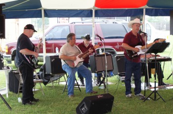 Music and entertainment at the Old-Fashioned Picnic.