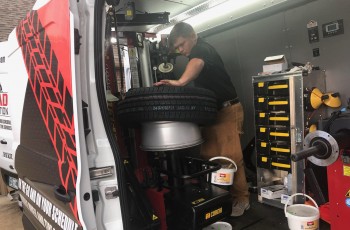 Tread Connection provides the highest quality in direct-to-customer service with the newest and most technologically advanced tire balancing and replacement machines in a mobile unit, for the most efficient and effective tire replacement available today.