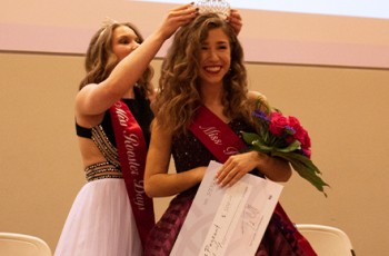 2020 Miss Rooster Days, Sarah VandeBogart, crowns 2021 Miss Rooster Days, Annie Duncan.