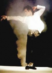 Joby Rogers was personally selected by Michael Jackson in a signed statement as the “Official Substitute.” Joby is the only impersonator to ever appear on the cover of “Rolling Stone Magazine.”
