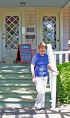 The pink walls and décor don’t seem to bother male diners once they taste the made-from-scratch food at the Pink House, located in a Victorian-era house in Claremore. Owner Margo Stewart always welcomes diners with a smile.